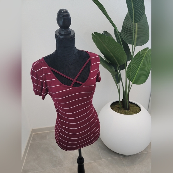 Beautiful striped string detail shirt - Picture 4 of 11